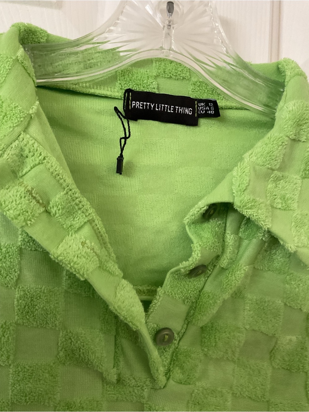 PrettyLittleThing Bright Lime Checker Polo Set - Picture 6 of 14